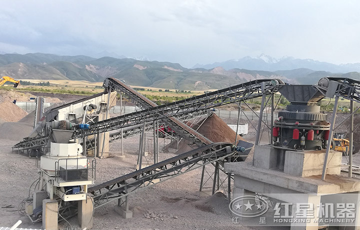 砂石廠作業(yè)現(xiàn)場(chǎng) 砂石廠作業(yè)現(xiàn)場(chǎng)