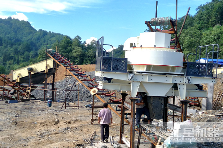 制砂機安裝現(xiàn)場 制砂機安裝現(xiàn)場