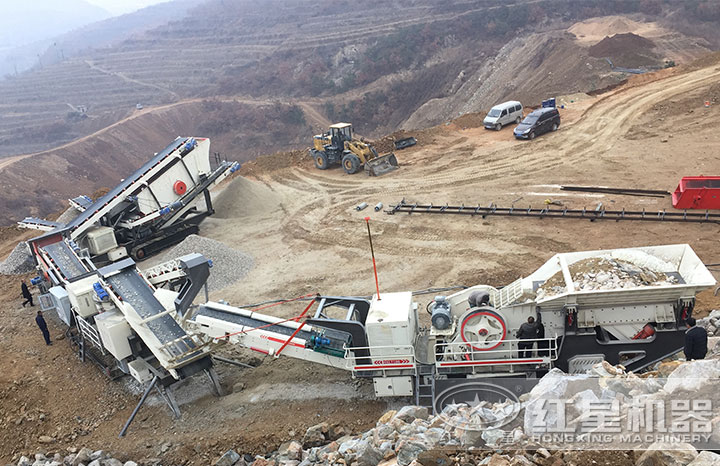 大型流動磕石子機現(xiàn)場 大型流動磕石子機現(xiàn)場