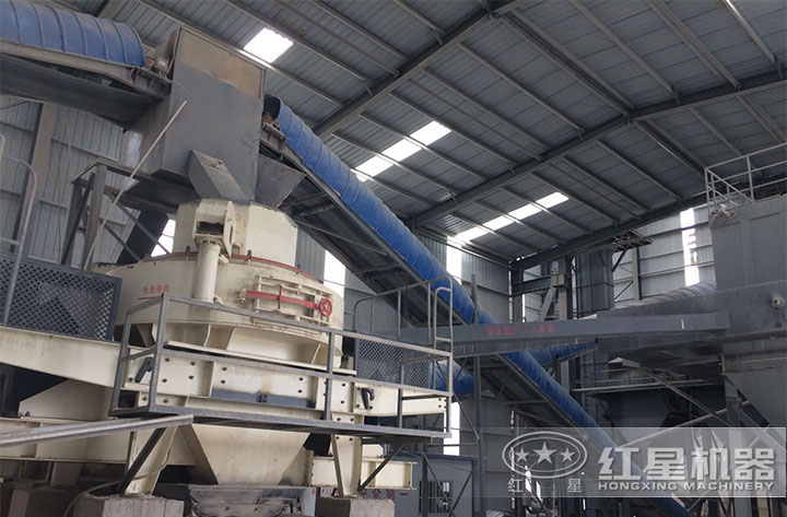 石料生產(chǎn)現(xiàn)場(chǎng) 石料生產(chǎn)現(xiàn)場(chǎng)