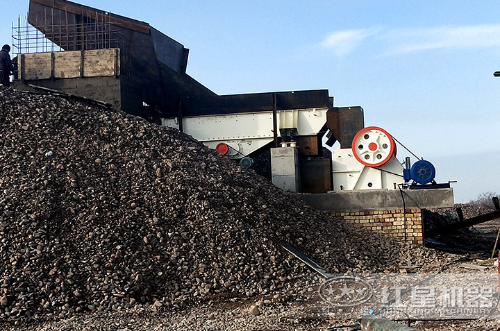 煤礦鄂式破碎機(jī)現(xiàn)場(chǎng)及成品展示 煤礦鄂式破碎機(jī)現(xiàn)場(chǎng)及成品展示