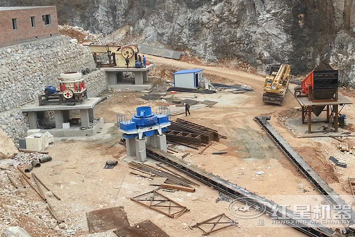 沙石生產(chǎn)線現(xiàn)場 沙石生產(chǎn)線現(xiàn)場