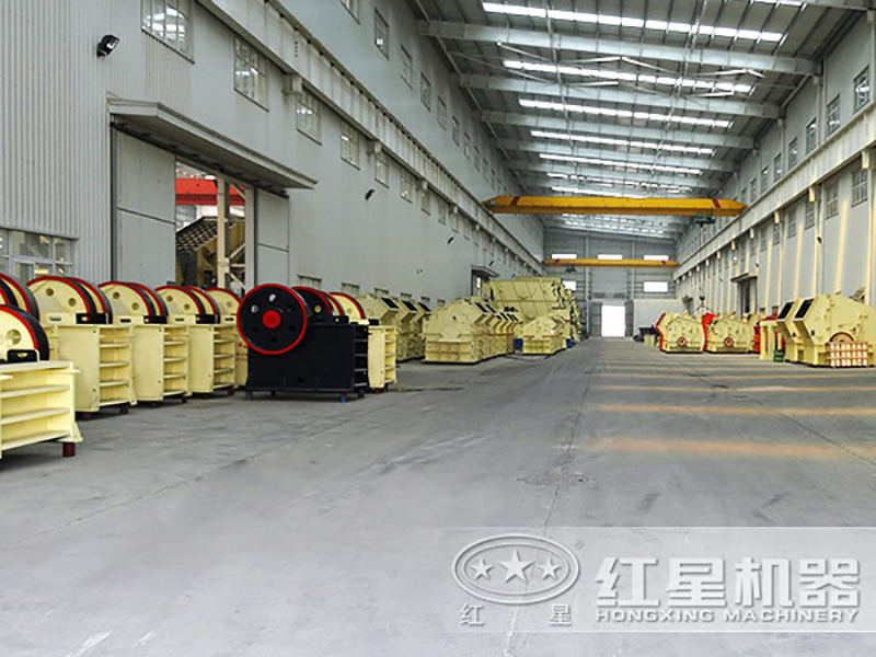 小型破碎機(jī)器生產(chǎn)車間 小型破碎機(jī)器生產(chǎn)車間