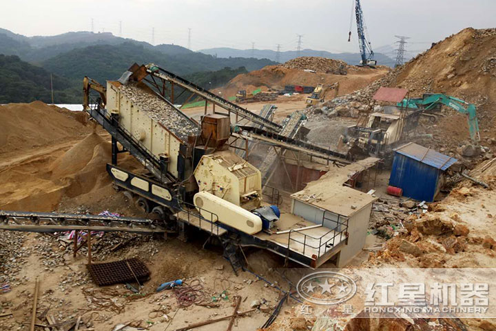 粉碎建筑垃圾的機(jī)器現(xiàn)場 粉碎建筑垃圾的機(jī)器現(xiàn)場