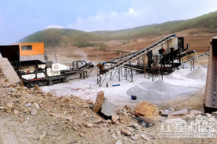 移動(dòng)制沙機(jī)一套現(xiàn)場(chǎng) 移動(dòng)制沙機(jī)一套現(xiàn)場(chǎng)