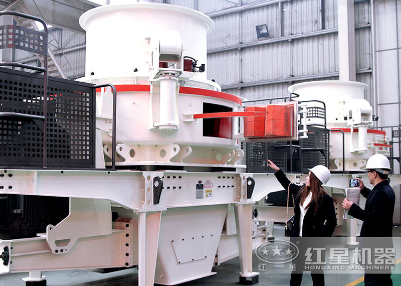 客戶參觀制砂機(jī) 客戶參觀制砂機(jī)