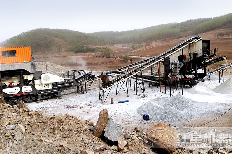 時產(chǎn)300噸河卵石破碎現(xiàn)場 時產(chǎn)300噸河卵石破碎現(xiàn)場