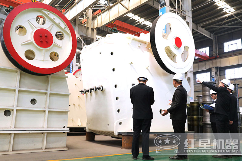 客戶參觀破碎機(jī) 客戶參觀破碎機(jī)