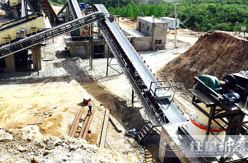 時產(chǎn)500噸的大型花崗巖破碎機現(xiàn)場 時產(chǎn)500噸的大型花崗巖破碎機現(xiàn)場