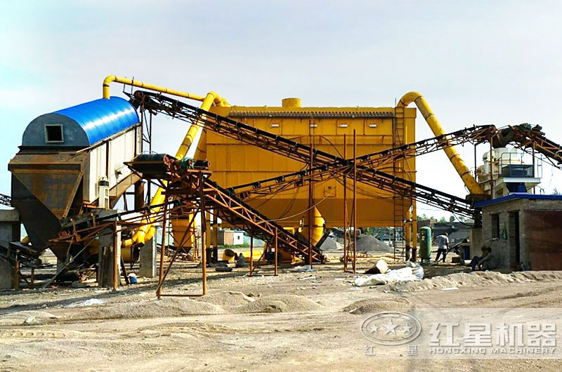 鵝卵石治沙機(jī)器現(xiàn)場(chǎng) 鵝卵石治沙機(jī)器現(xiàn)場(chǎng)