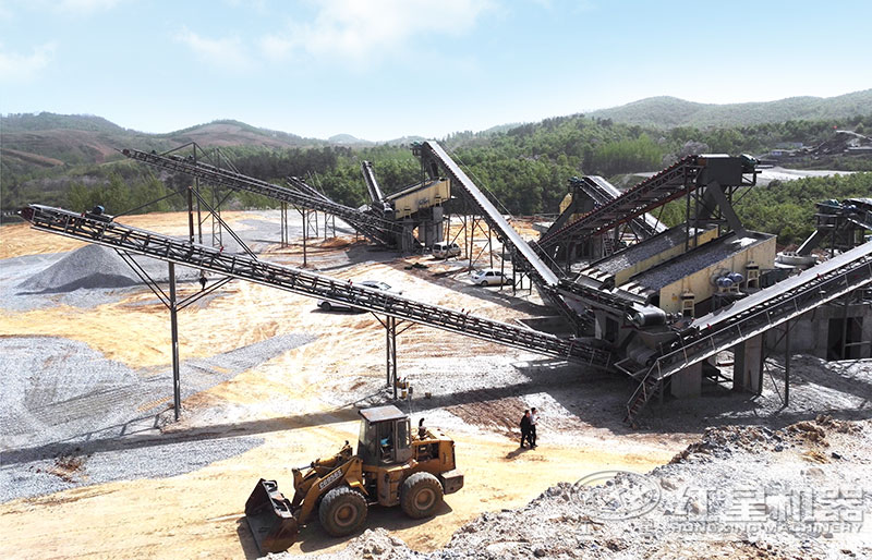 碎石機(jī)器生產(chǎn)12、13石子現(xiàn)場(chǎng) 碎石機(jī)器生產(chǎn)12、13石子現(xiàn)場(chǎng)