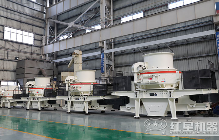 多類規(guī)格的制砂機(jī)實(shí)拍 多類規(guī)格的制砂機(jī)實(shí)拍