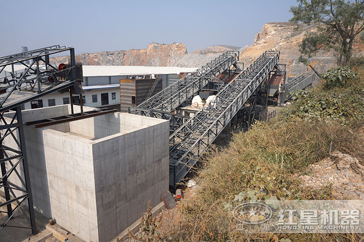 皮帶機安裝現(xiàn)場 皮帶機安裝現(xiàn)場