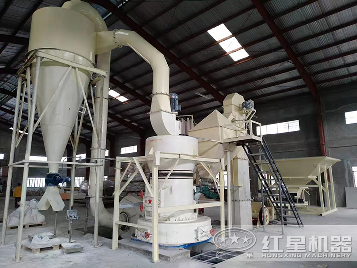 雷蒙磨粉機(jī)現(xiàn)場(chǎng) 雷蒙磨粉機(jī)現(xiàn)場(chǎng)