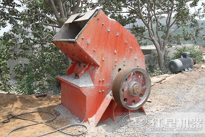錘式破碎機(jī)生產(chǎn)現(xiàn)場 錘式破碎機(jī)生產(chǎn)現(xiàn)場