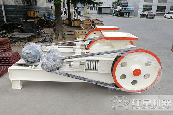 小型對輥破碎機(jī) 小型對輥破碎機(jī)