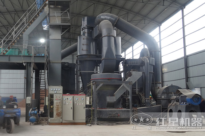 雷蒙機(jī)安裝現(xiàn)場(chǎng) 雷蒙機(jī)安裝現(xiàn)場(chǎng)