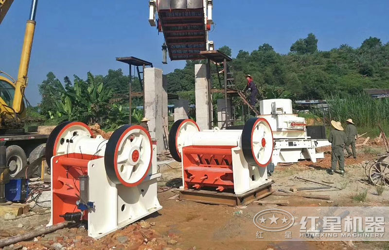 設(shè)備安裝、調(diào)試現(xiàn)場(chǎng)