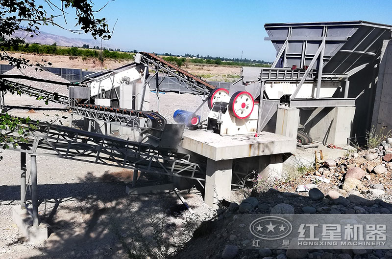 制砂生產(chǎn)線現(xiàn)場(chǎng) 制砂生產(chǎn)線現(xiàn)場(chǎng)