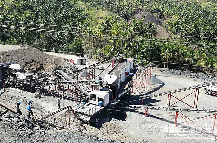 移動(dòng)式圓錐破生產(chǎn)現(xiàn)場(chǎng) 移動(dòng)式圓錐破生產(chǎn)現(xiàn)場(chǎng)