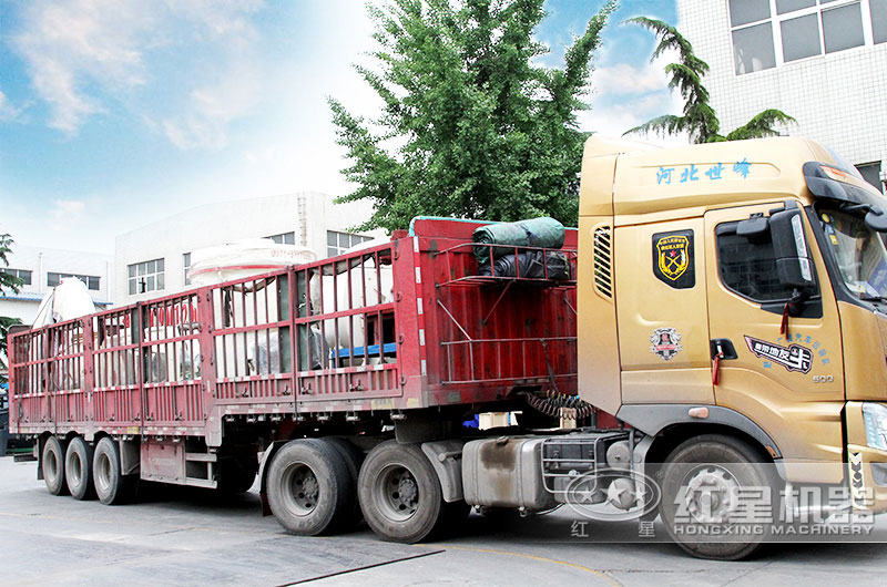 磨粉機(jī)發(fā)貨現(xiàn)場 磨粉機(jī)發(fā)貨現(xiàn)場