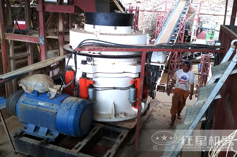 多缸液壓圓錐破現(xiàn)場實拍 多缸液壓圓錐破現(xiàn)場實拍