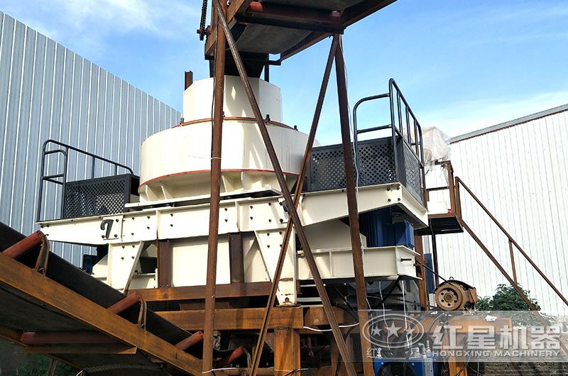 制砂生產(chǎn)現(xiàn)場 制砂生產(chǎn)現(xiàn)場