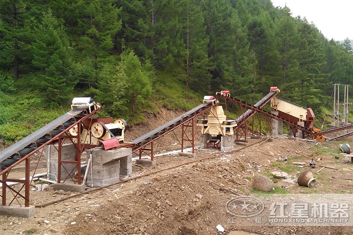 小型鄂式石子粉碎機(jī)客戶現(xiàn)場(chǎng) 小型鄂式石子粉碎機(jī)客戶現(xiàn)場(chǎng)