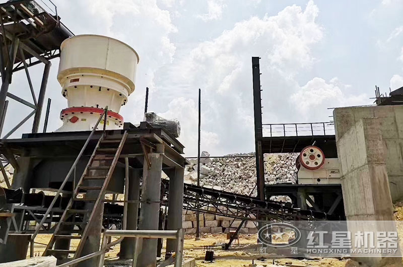 單缸圓錐破碎機(jī)作業(yè)圖 單缸圓錐破碎機(jī)作業(yè)圖