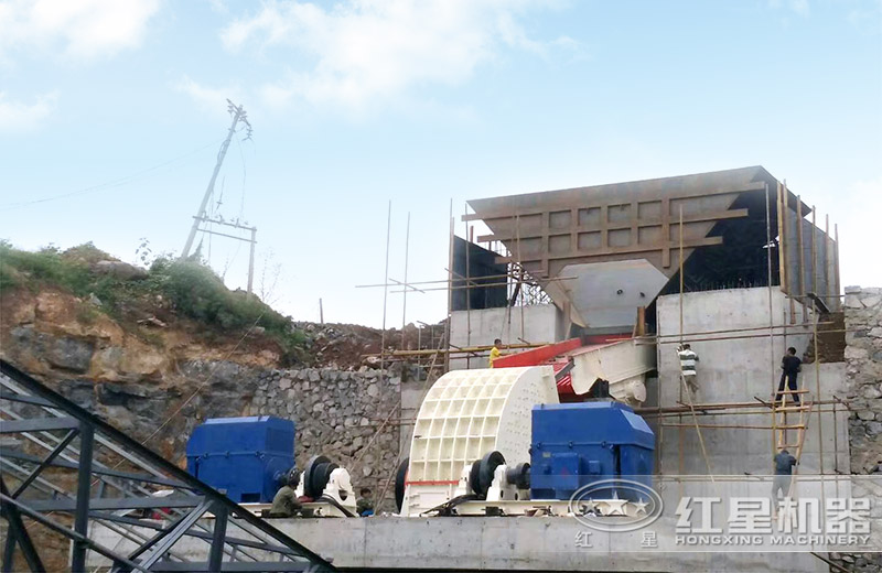日產(chǎn)5000噸重錘碎石機(jī)現(xiàn)場(chǎng) 日產(chǎn)5000噸重錘碎石機(jī)現(xiàn)場(chǎng)