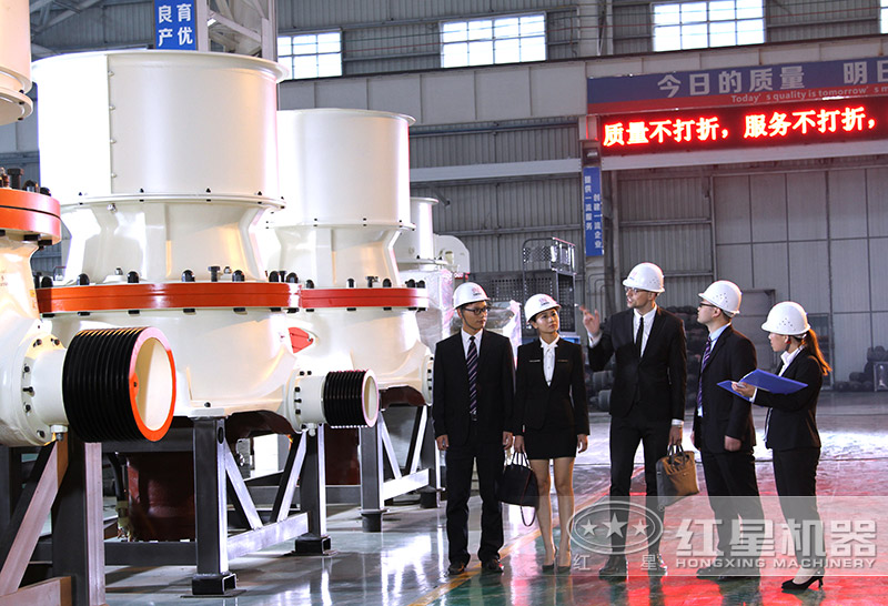 客戶考察日產(chǎn)5000噸碎石機(jī) 客戶考察日產(chǎn)5000噸碎石機(jī)