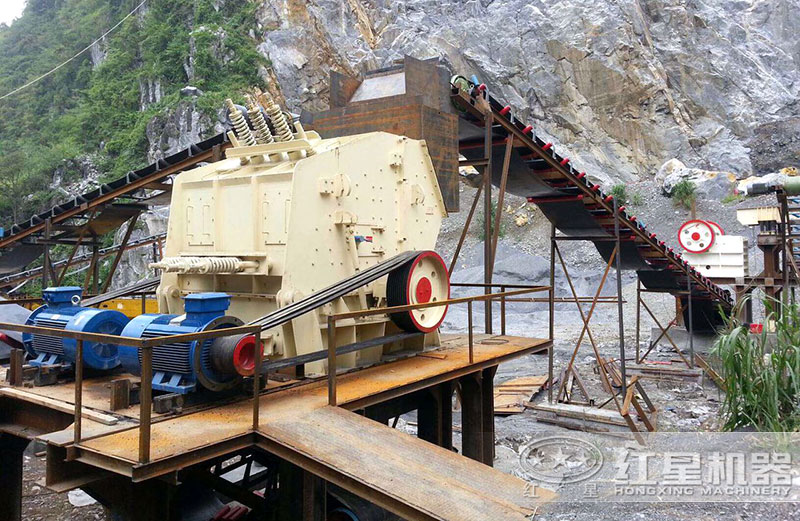 石子破碎生產(chǎn)線現(xiàn)場(chǎng) 石子破碎生產(chǎn)線現(xiàn)場(chǎng)