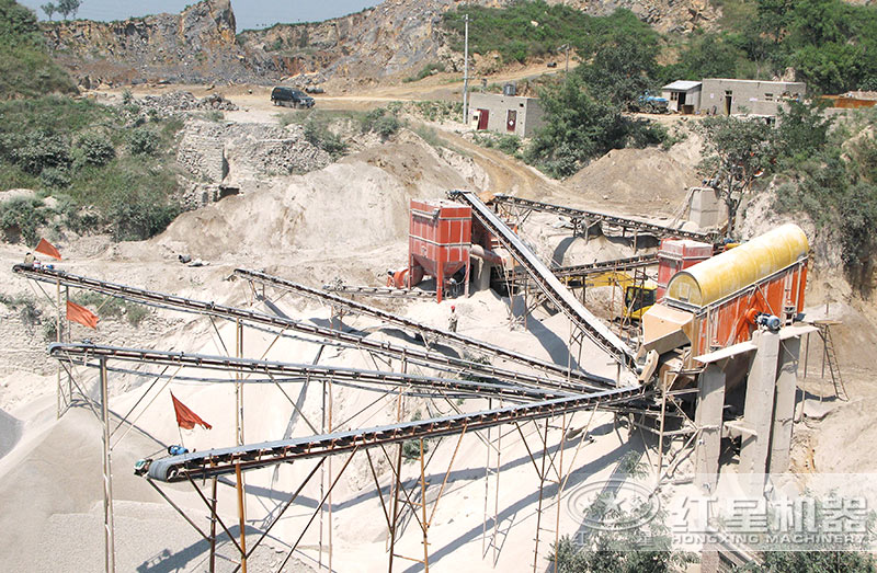 機制砂生產(chǎn)現(xiàn)場 機制砂生產(chǎn)現(xiàn)場