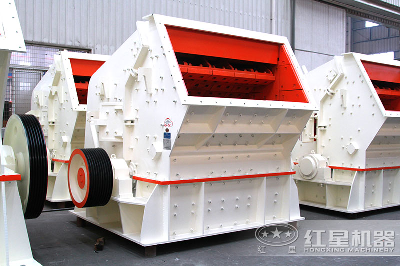 反擊箱式破碎機(jī) 反擊箱式破碎機(jī)