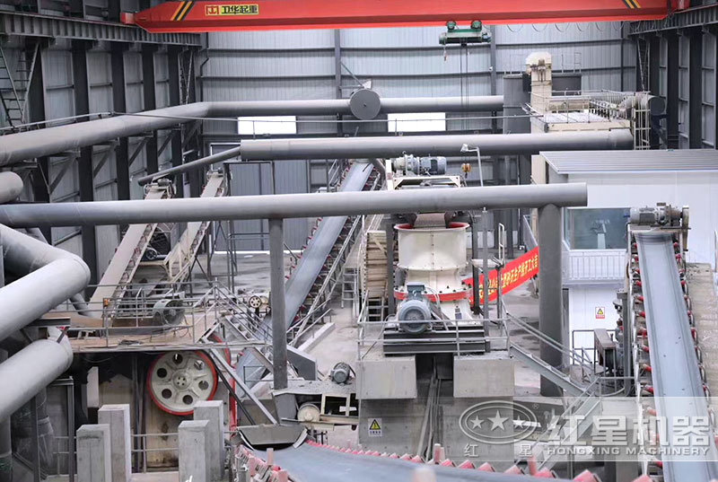 石料破碎生產線現(xiàn)場 石料破碎生產線現(xiàn)場