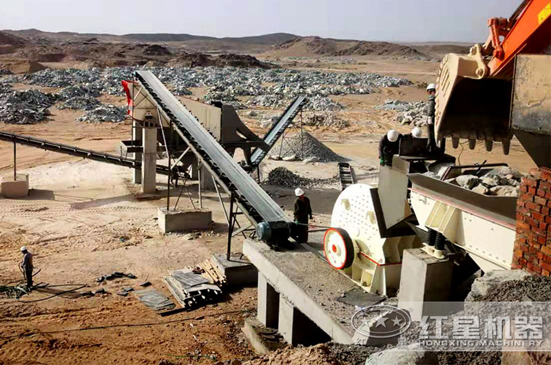 重錘式破碎機(jī)作業(yè)現(xiàn)場 重錘式破碎機(jī)作業(yè)現(xiàn)場