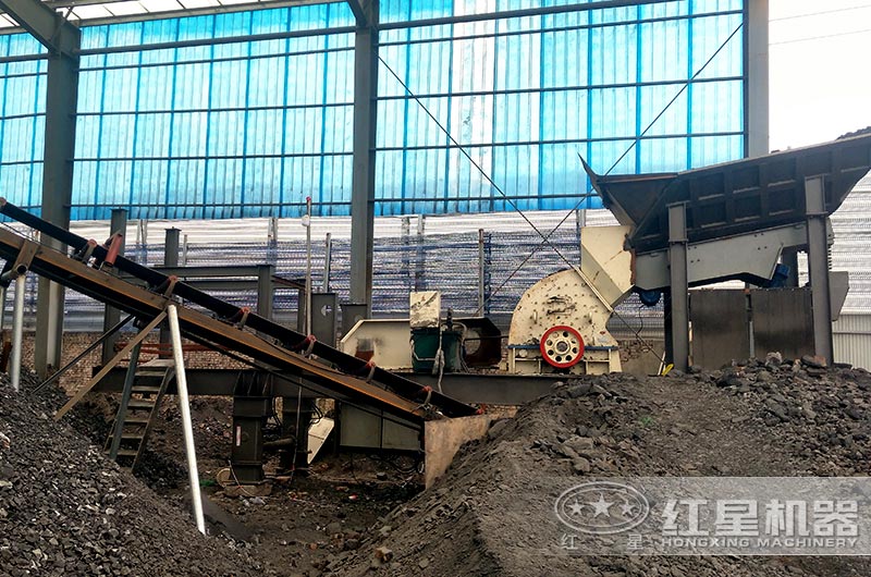 重錘式破碎機作業(yè)現(xiàn)場 重錘式破碎機作業(yè)現(xiàn)場