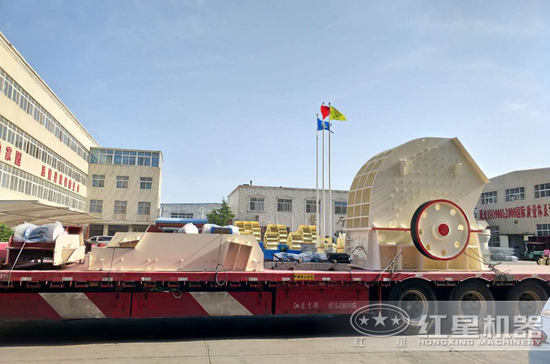 煤矸石錘式破碎機發(fā)貨 煤矸石錘式破碎機發(fā)貨