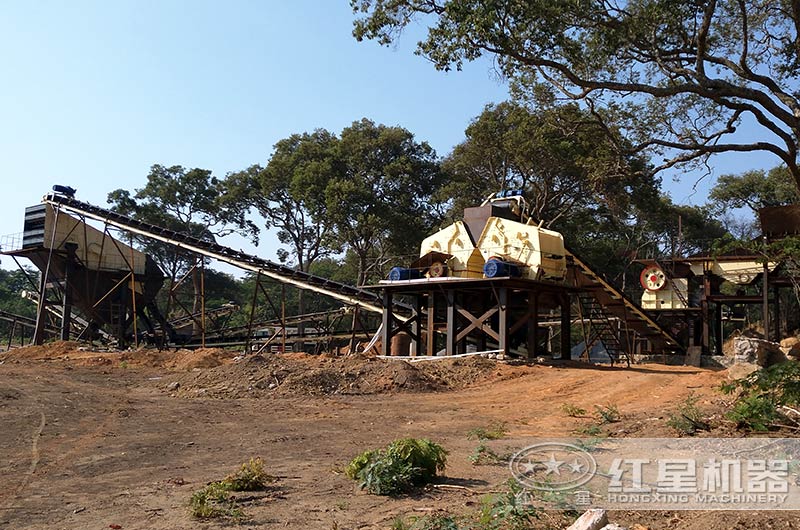 石頭破碎生產(chǎn)線現(xiàn)場 石頭破碎生產(chǎn)線現(xiàn)場