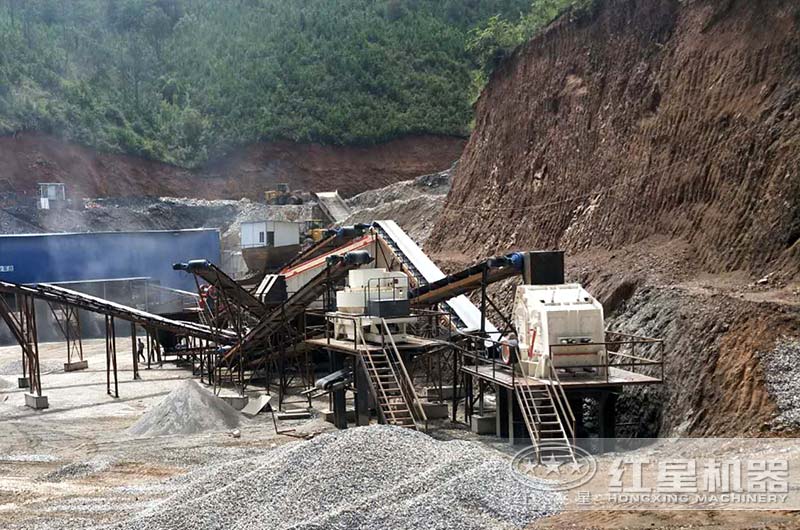 石頭制沙生產(chǎn)線現(xiàn)場(chǎng) 石頭制沙生產(chǎn)線現(xiàn)場(chǎng)