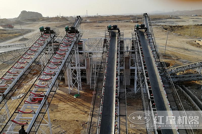 皮帶輸送機(jī)現(xiàn)場(chǎng)圖片 皮帶輸送機(jī)現(xiàn)場(chǎng)圖片