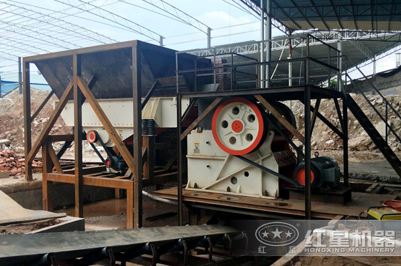 顎式破碎機現(xiàn)場圖片 顎式破碎機現(xiàn)場圖片