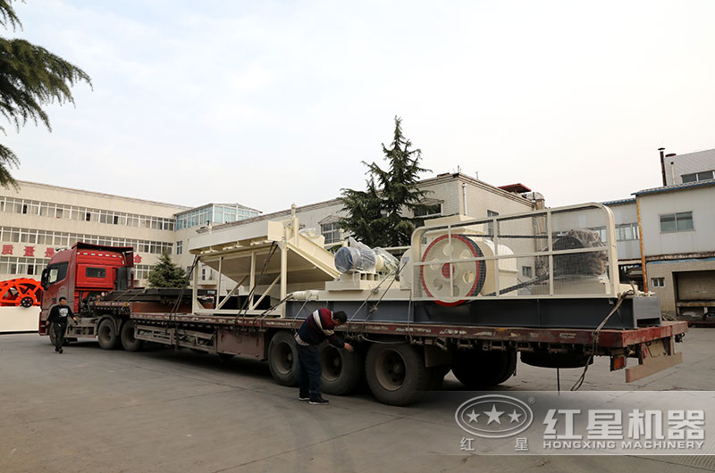 河卵石對輥制砂機發(fā)貨 河卵石對輥制砂機發(fā)貨