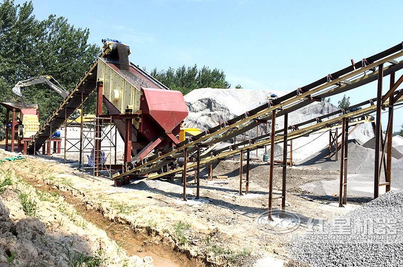 石灰石破碎生產(chǎn)線現(xiàn)場 石灰石破碎生產(chǎn)線現(xiàn)場
