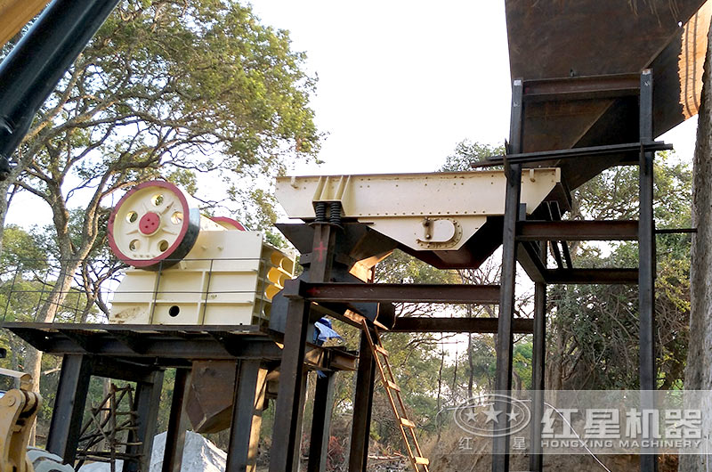 69破碎機生產(chǎn)現(xiàn)場，占地小