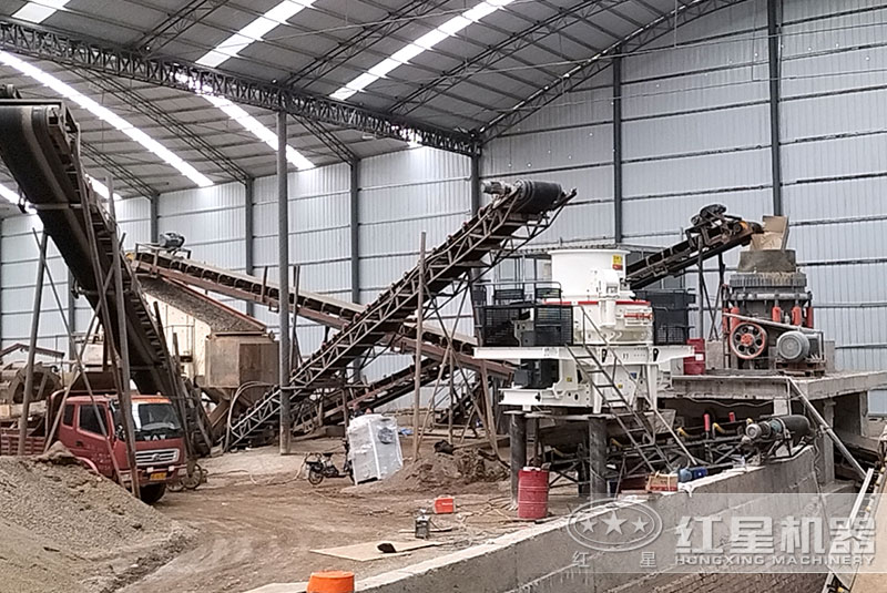 大型制砂機作業(yè)現(xiàn)場 大型制砂機作業(yè)現(xiàn)場