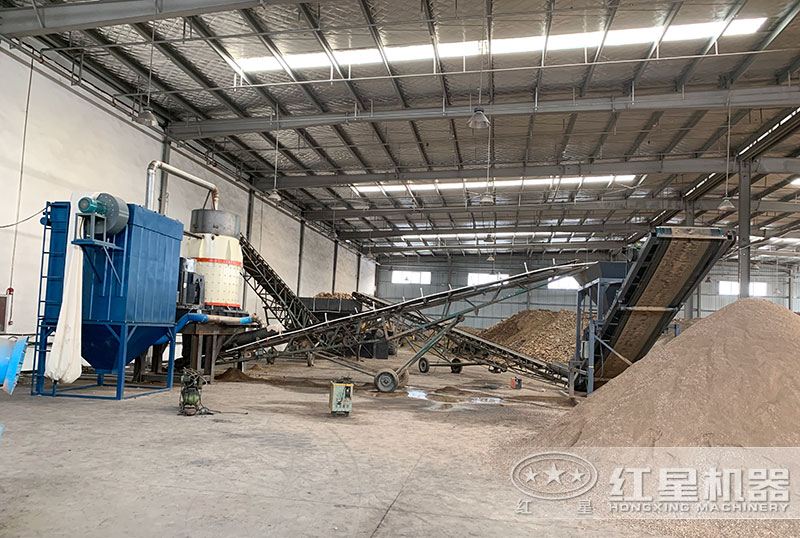 1750立軸破碎機現(xiàn)場 1750立軸破碎機現(xiàn)場