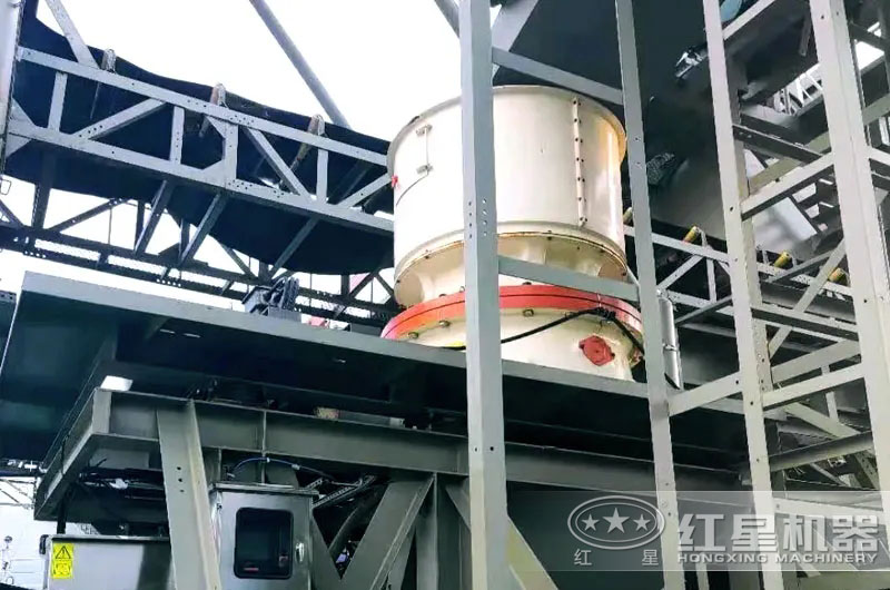 船載機(jī)制砂工廠現(xiàn)場(chǎng) 船載機(jī)制砂工廠現(xiàn)場(chǎng)