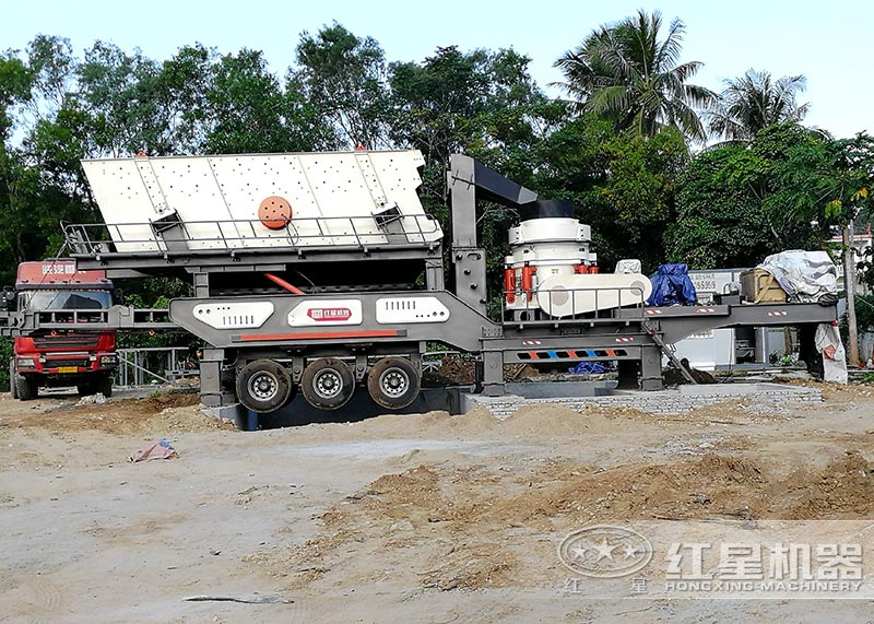 移動(dòng)圓錐破碎生產(chǎn)線(xiàn) 移動(dòng)圓錐破碎生產(chǎn)線(xiàn)