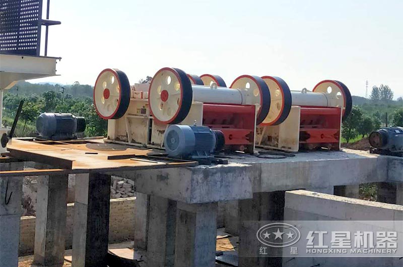 小型加工廠用細(xì)顎破案例現(xiàn)場實(shí)拍 小型加工廠用細(xì)顎破案例現(xiàn)場實(shí)拍